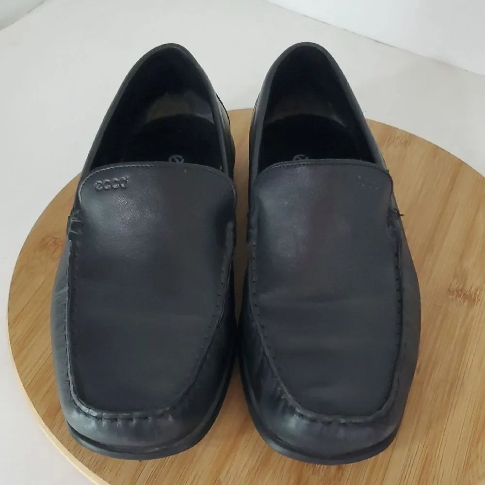 Ecco Men's Classic Black Leather Slip-Ons EU 42 Extra Width